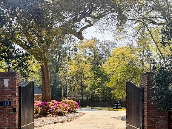 3rd image of 113 Tea Farm Rd