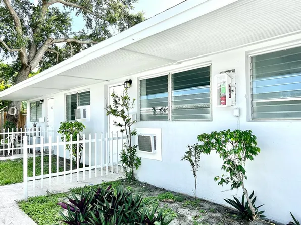 707 SW 5th St #1, Dania, FL 33004