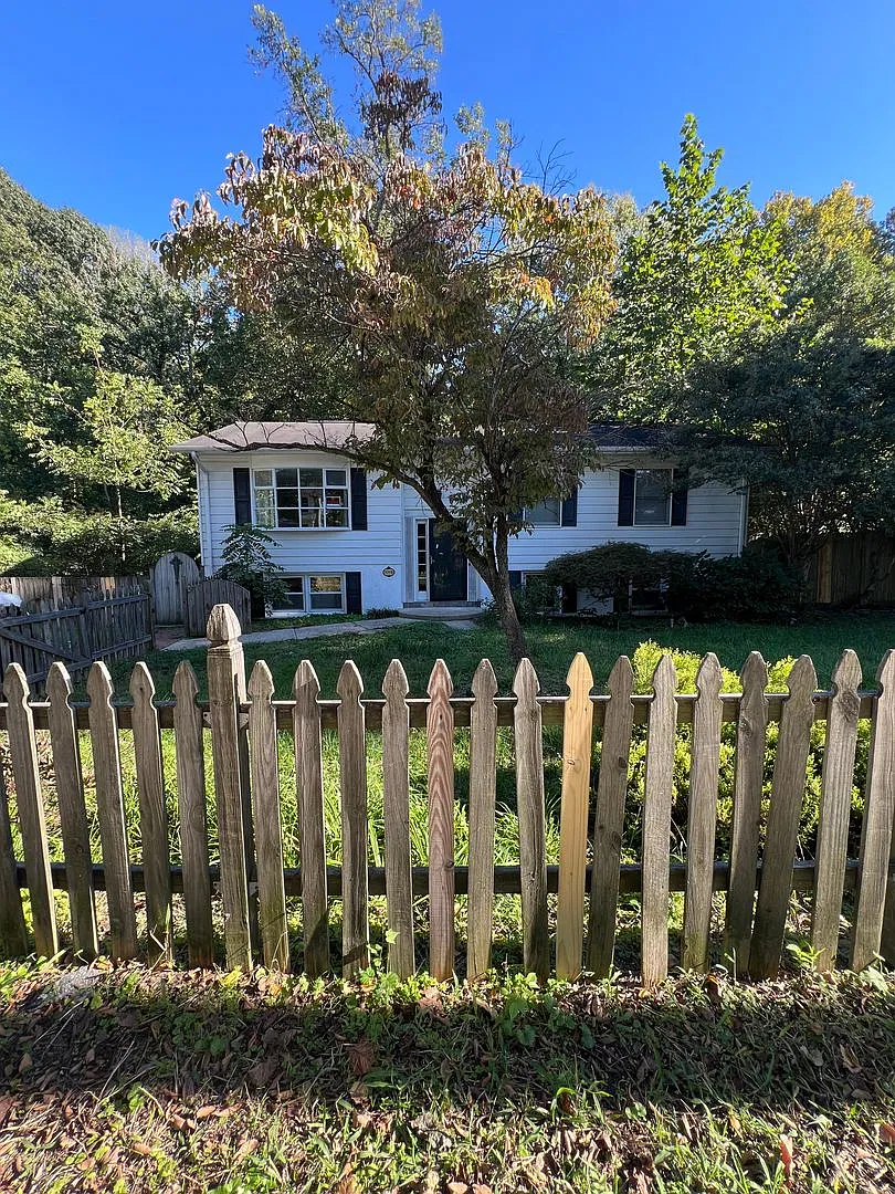 Charming 3-bedroom, 2-bath home in Upper Marlboro, MD — Photo 1