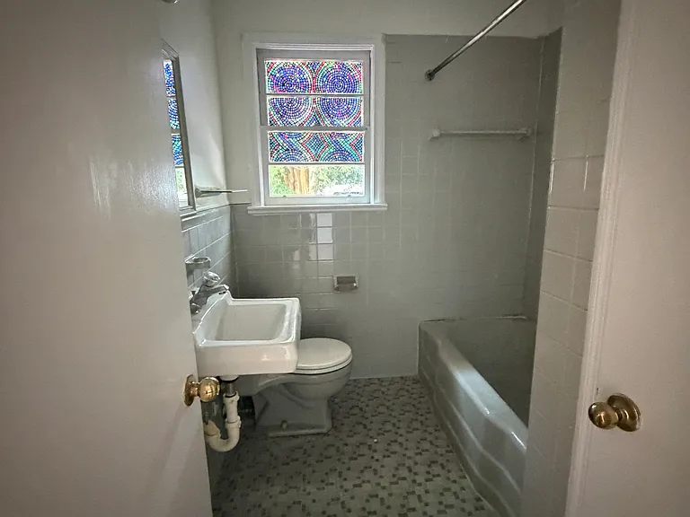 168 Clark Ave — Photo 5