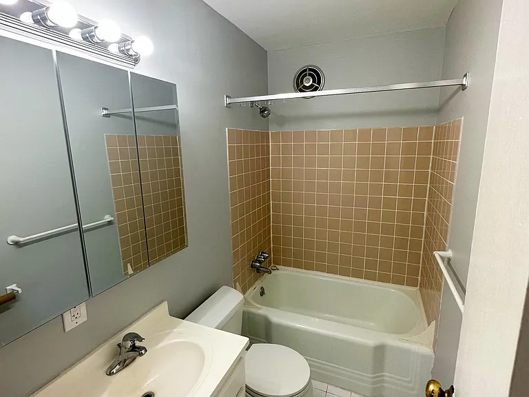 710 McDonald St #2 — Photo 5