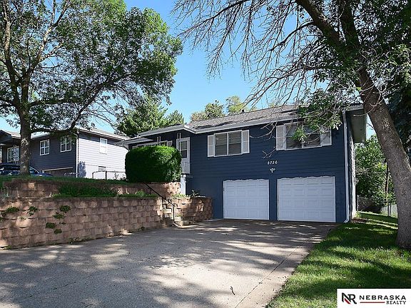 2nd image of 8726 Parker St