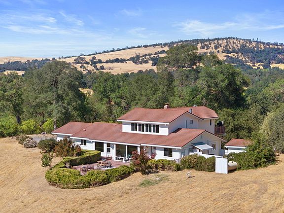 3rd image of 2495 Meadow Creek Rd