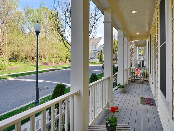 3rd image of 510 Nirvana St