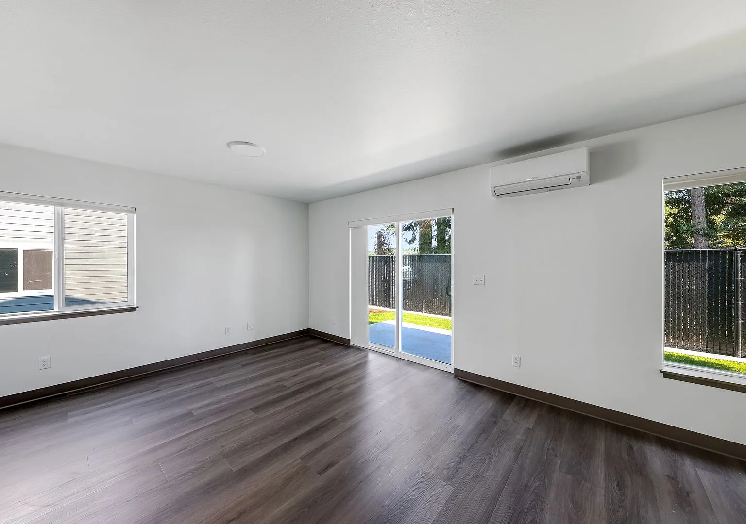3 Bed 2.5 Bath - Pet Friendly - NAS Whidbey — Photo 2