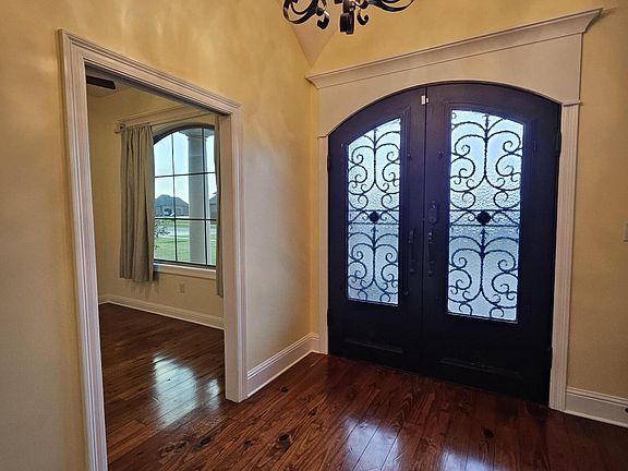 4th image of 11420 Twin Oaks Cir
