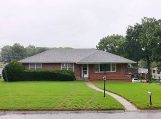 3601 W Nickell Ter, Saint Joseph, MO 64506