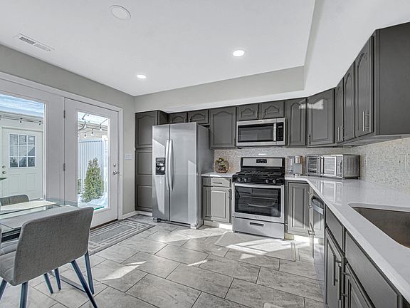 3rd image of 1825 Dogwood Ct
