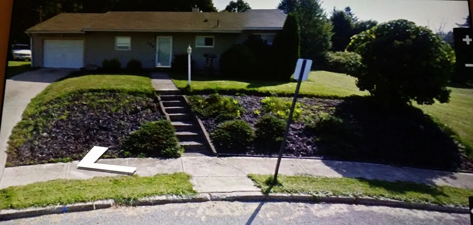 152 Grandview Dr photo 1