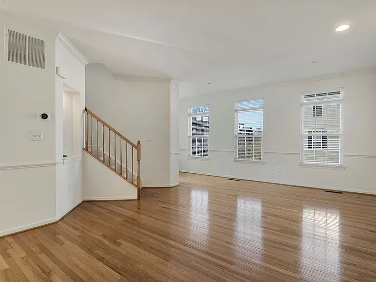 4801 Portsmouth Rd — Photo 33