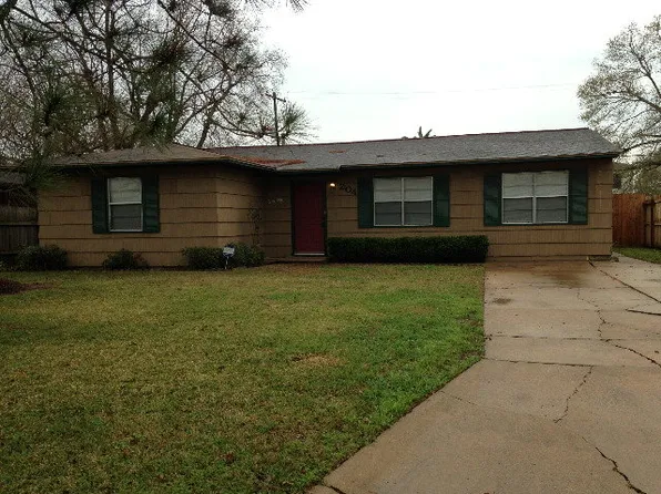 204 Richmond St, Angleton, TX 77515