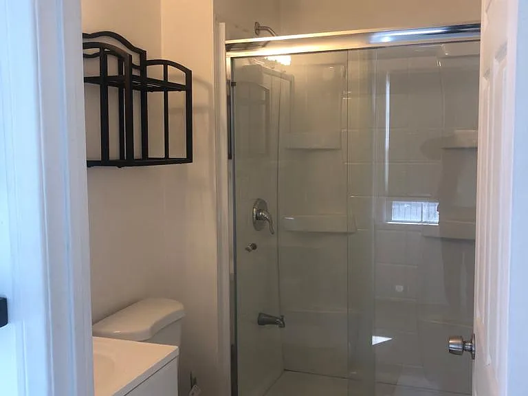 Full size bathroom