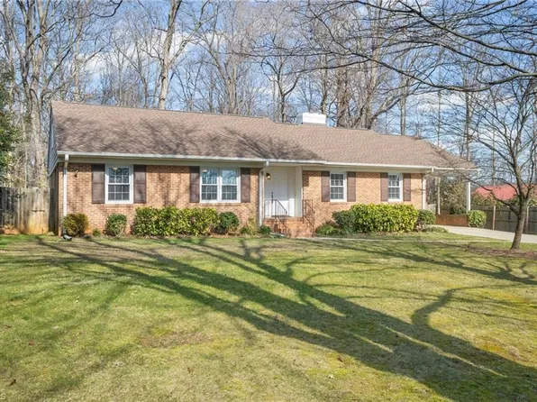 5500 Guida Dr, Greensboro, NC 27410