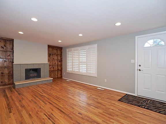 3rd image of 2391 E Dolphin Way