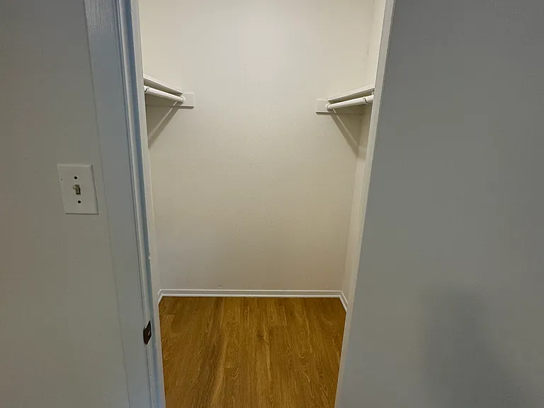 7000 Oak Meadow Cir #C — Photo 16