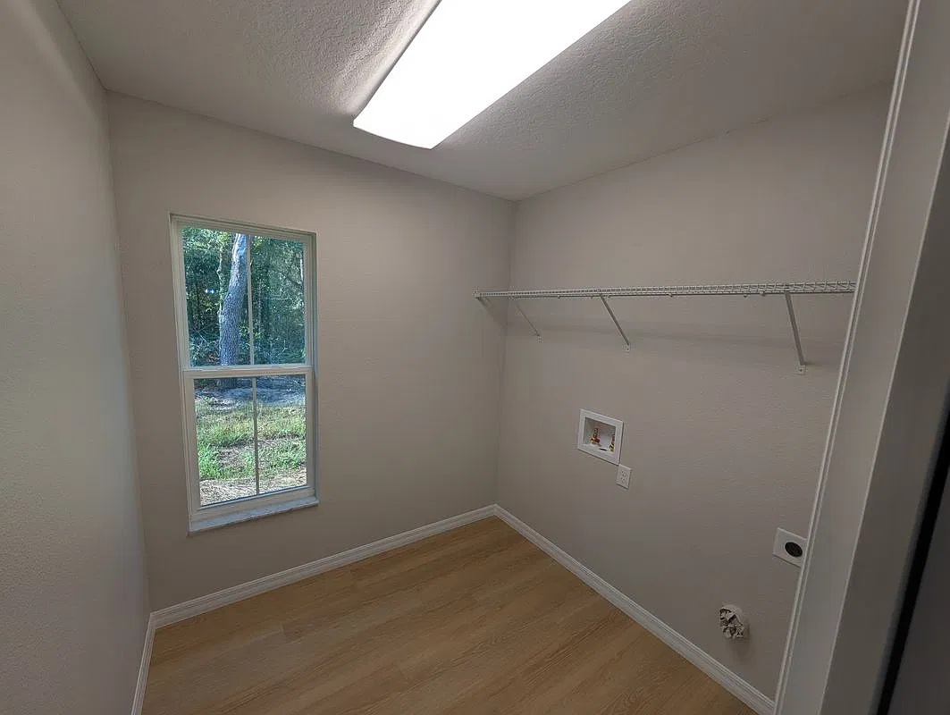 3 bed, 2.0 bath, 1372 sqft, $1,700 — Photo 3