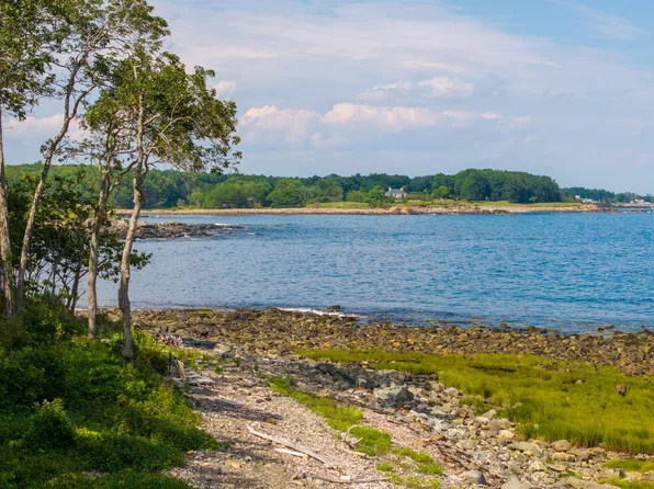 42 Thaxter Lane, Kittery, ME 03905