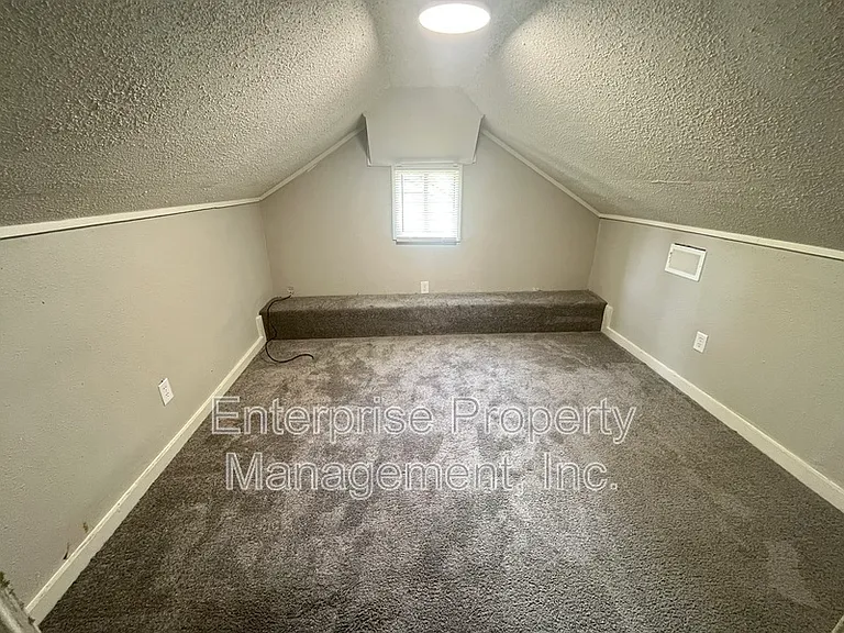 2447 Twain Ave — Photo 19