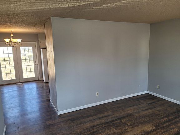 4th image of 1832 Stonehenge Rd
