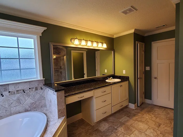 518 Barnside Ln — Photo 11