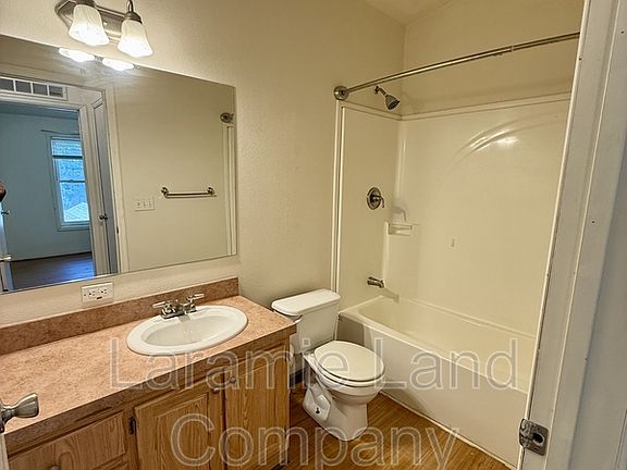 5th image of 382 N Buchanan St #B