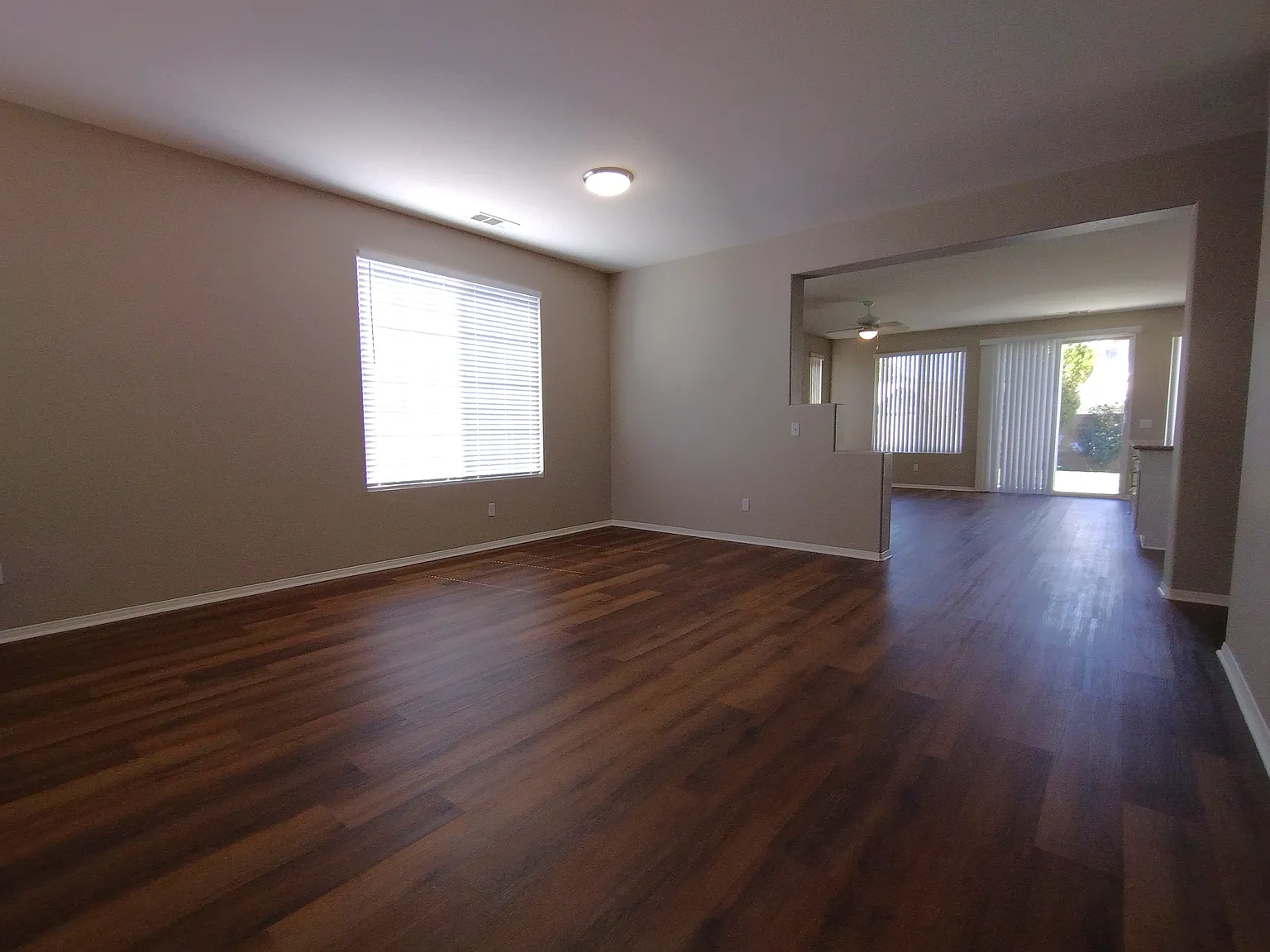 5 bed, 2260 sqft, $3,700 — Photo 3