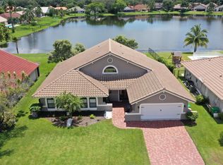 1540 W Oak Knoll Cir, Davie, FL 33324