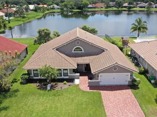 1540 W Oak Knoll Circle, Davie, FL 33324