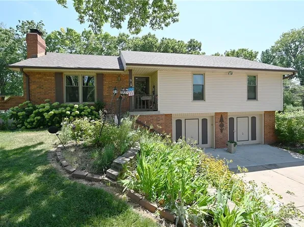 13 Woodson Ave, Camden Point, MO 64018