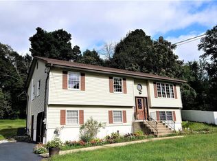 3 Brandon Ct, New Windsor, NY 12553