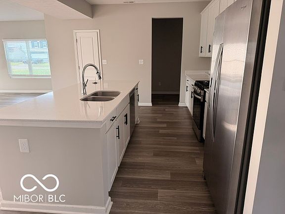 3rd image of 6238 Cave Ln