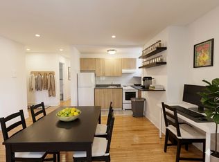 15 Hubbard Blvd #21, Toronto, ON M4E 1A2
