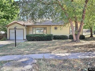 104 S Park St, Hooper, NE 68031