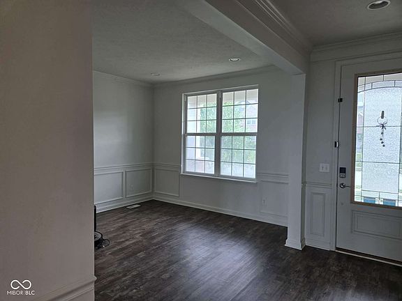 3rd image of 4422 Voyageur Way