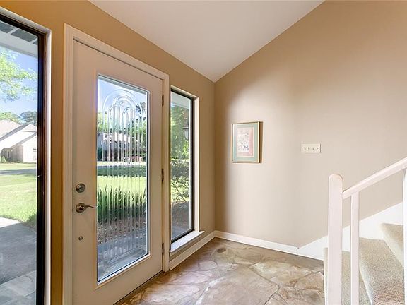 2nd image of 109 W Ruelle Dr