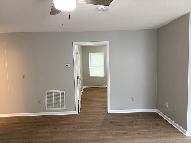 800 Lullwater Rd — Photo 28