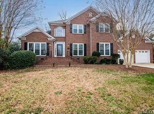 807 Stoney Brook Dr, Roanoke Rapids, NC 27870