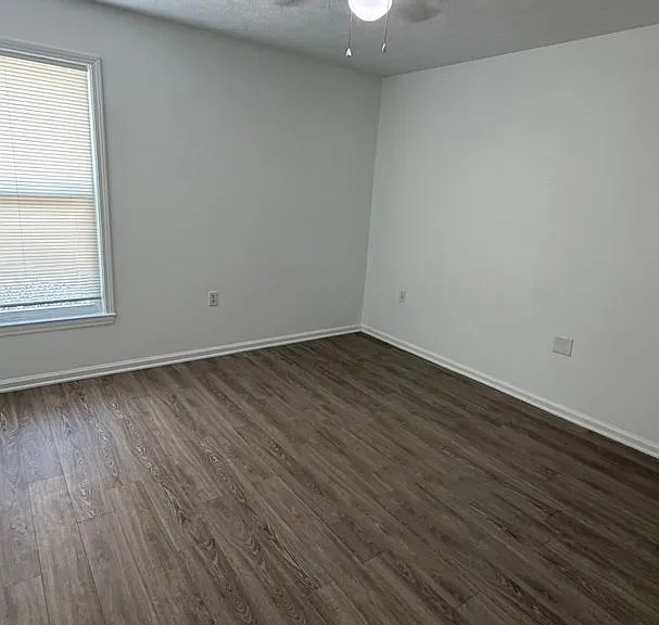 9117 Laird St — Photo 11