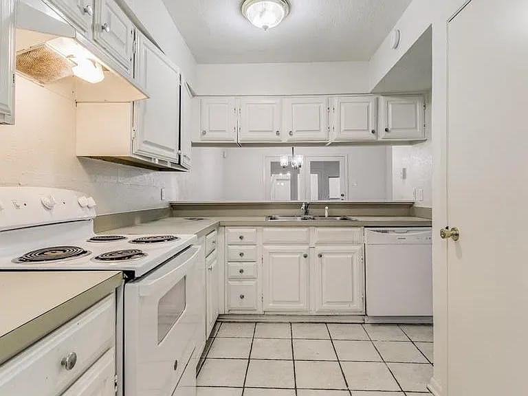 2023 Ct Pl — Photo 5