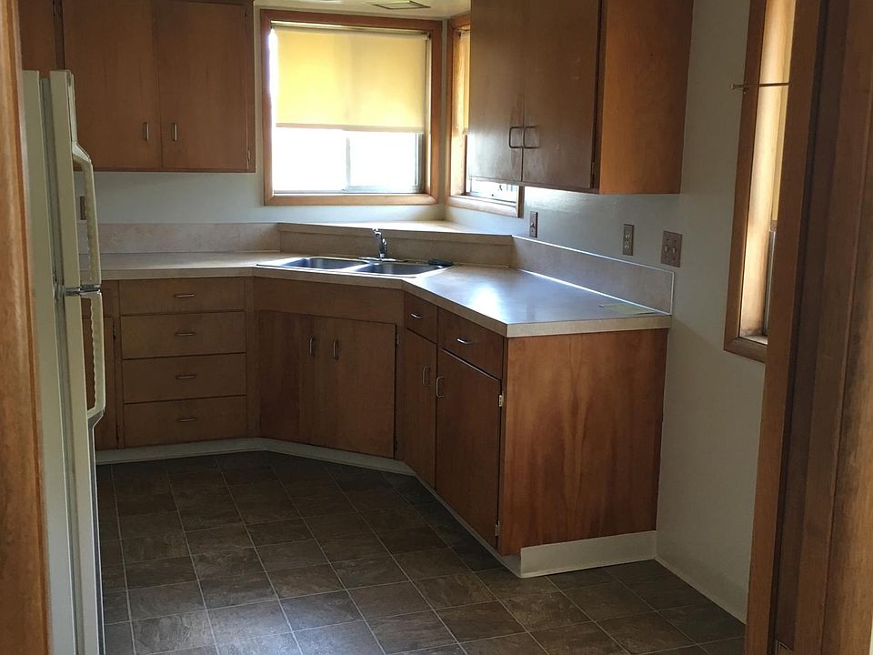 Newer floor and countertops