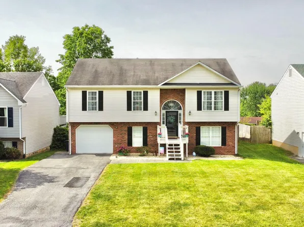 4751 W Vale Rd NE, Roanoke, VA 24019