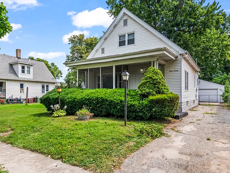 1220 N Bond St — Photo 1