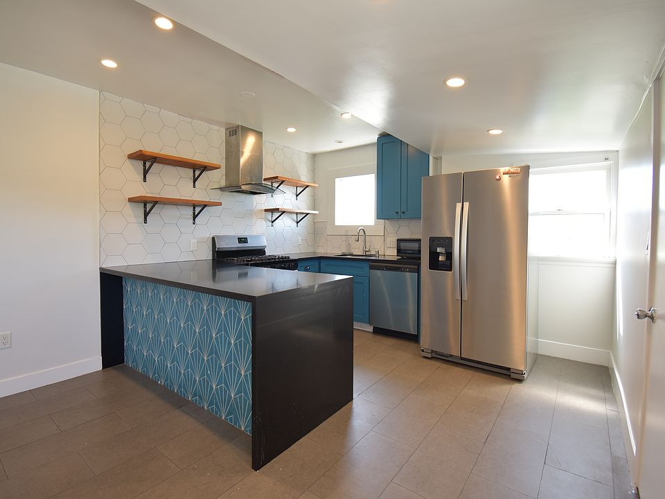 1st image of 1409 W 25th St