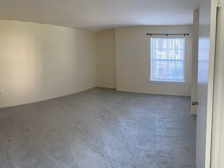 1931 Wilson Ln #204 — Photo 4