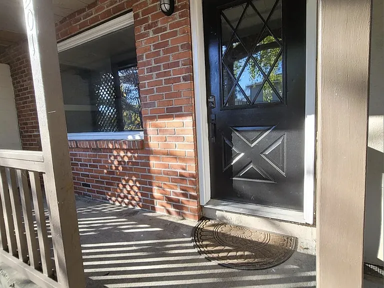 To 203 Edwards St SW — Photo 5