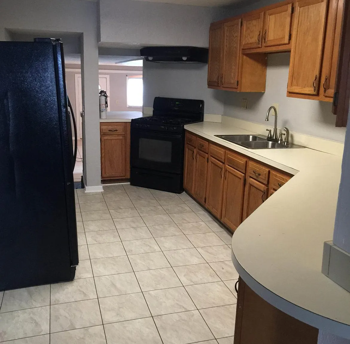1124 W Marsh St — Photo 4
