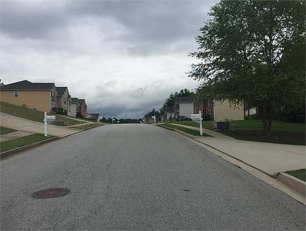 2nd image of 4546 Bellemeade Dr
