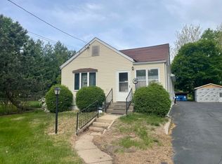 706 Jackson St, Prophetstown, IL 61277