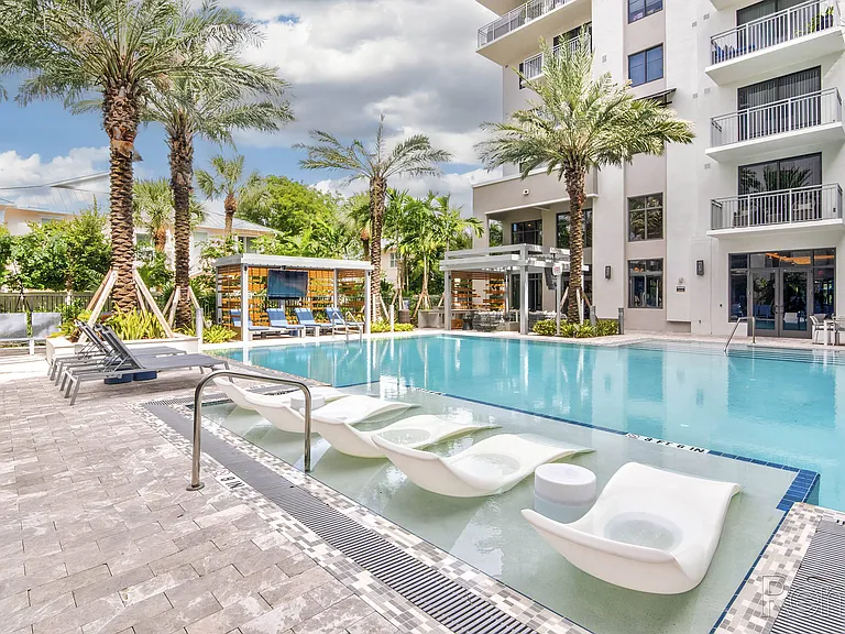 Mayla Pompano Residences — Photo 4