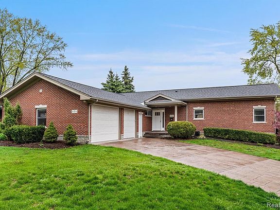 2nd image of 854 Brooklawn Dr